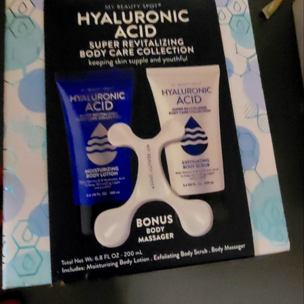 Skin care Hyaluronic Acid Rivitalizing Skin care Kit NEW IB with Massager